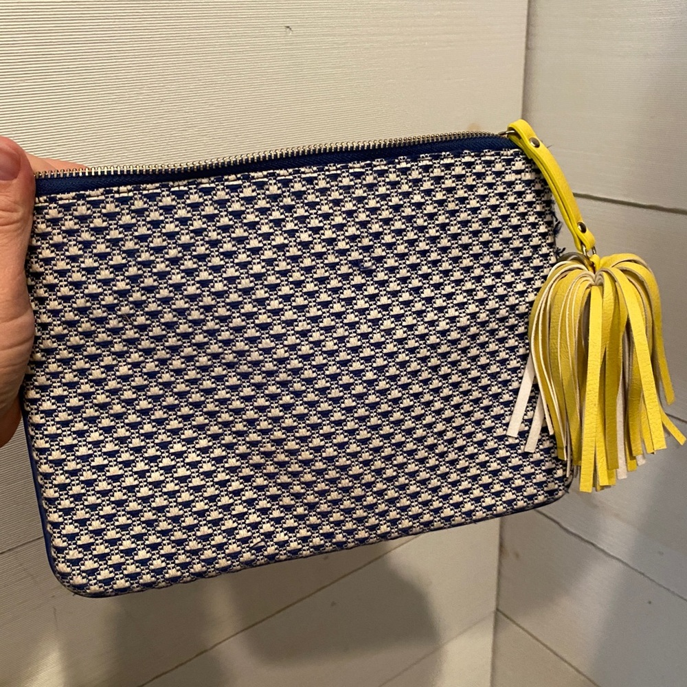 Merona wristlet